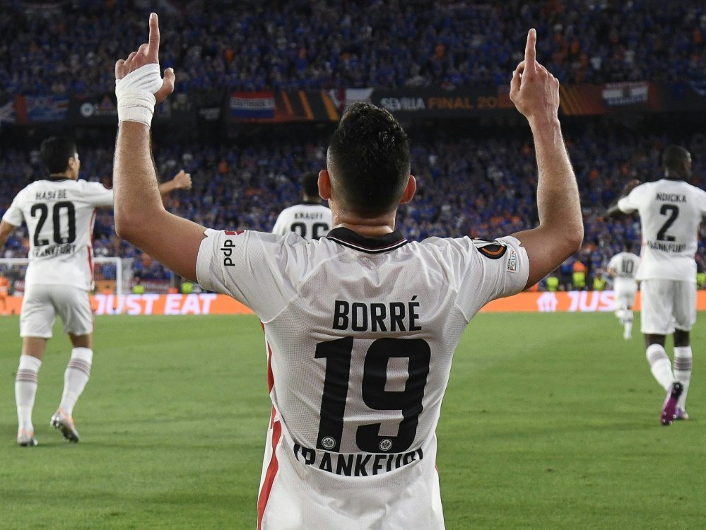 Borre schießt Eintracht zum Europacup-Sieg (Foto: AFP/SID/CRISTINA QUICLER)