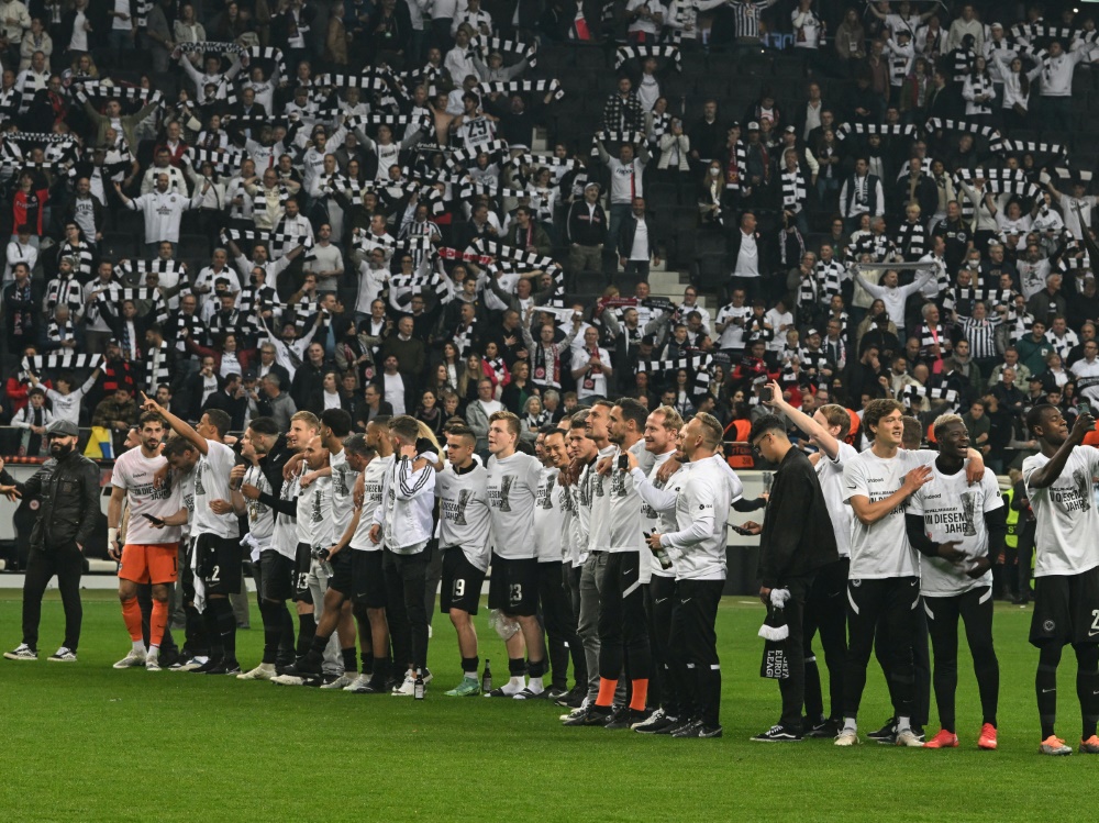 Die Eintracht wendet sich vor dem Finale an die Fans (Foto: AFP/SID/CHRISTOF STACHE)