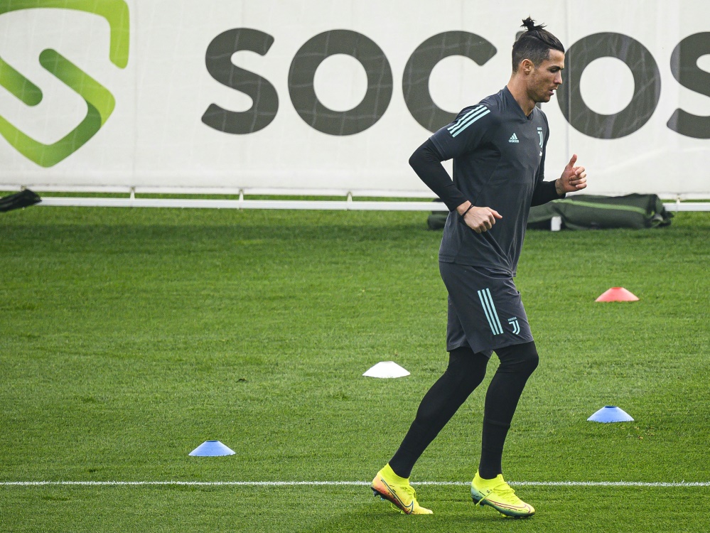 Ronaldo und Teammanager ten hag wollen sich ausprechen (Foto: AFP/SID/MARCO BERTORELLO)