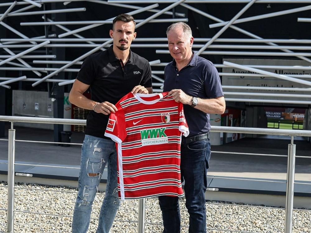 Augsburger Duo: Mergim Berisha und Stefan Reuter (Foto: FC Augsburg/FC Augsburg/FC Augsburg)