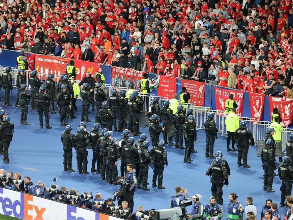 Erste Haftstrafen gegen Fans erlassen (Foto: AFP/SID/THOMAS COEX)