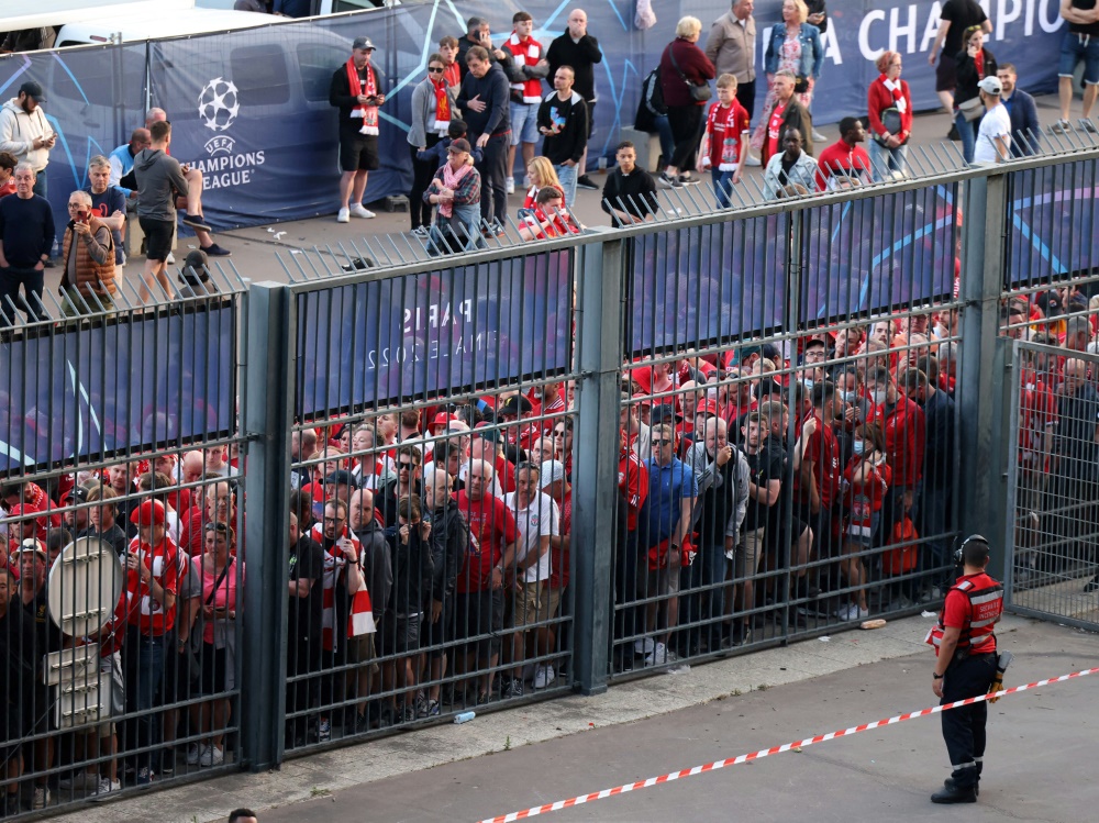 Liverpool-Fans beim CL-Finale vor dem Stadion (Foto: AFP/SID/THOMAS COEX)