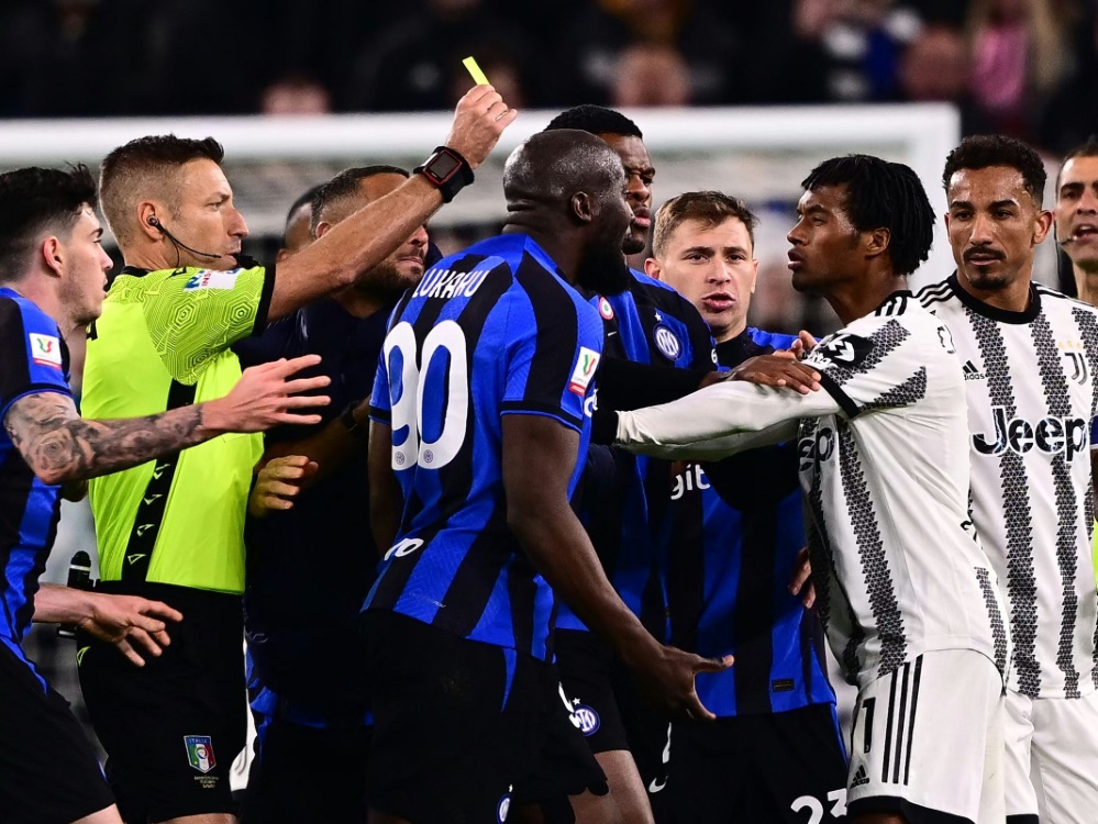 Hitziges Halbfinale zwischen Juve und Inter (Foto: AFP/SID/MARCO BERTORELLO)