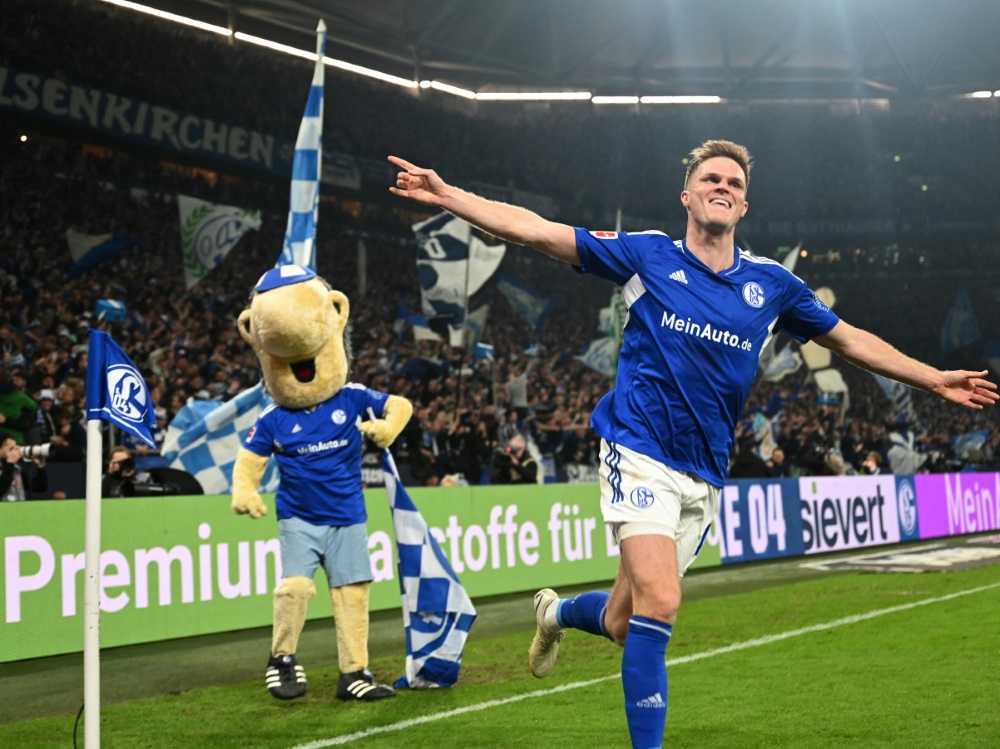 Doppelpack Bülter - Schalke schlägt Hertha BSC (Foto: AFP/SID/INA FASSBENDER)