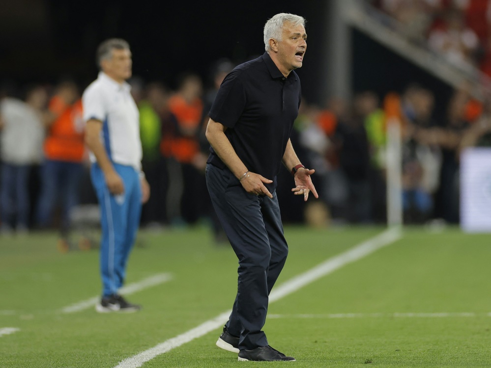 Mourinho wird erneut für Fehlverhalten bestraft (Foto: AFP/SID/ODD ANDERSEN)