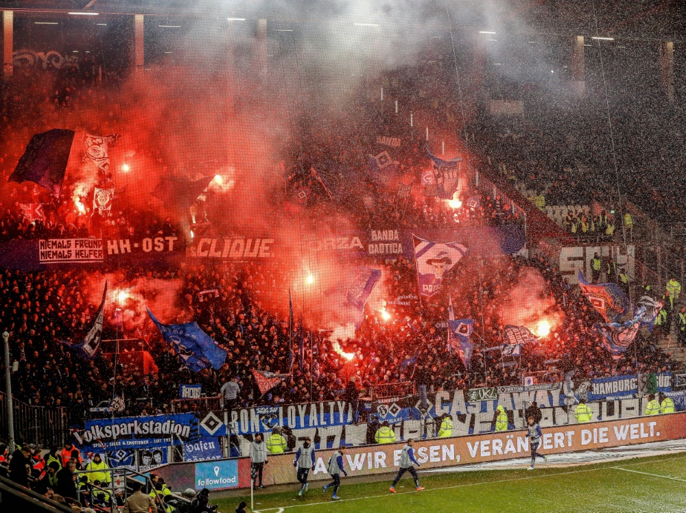 HSV-Fans beim Hamburger Derby (Foto: IMAGO/Oliver Ruhnke/IMAGO/Oliver Ruhnke/IMAGO/Oliver Ruhnke/IMAGO/Oliver Ruhnke)