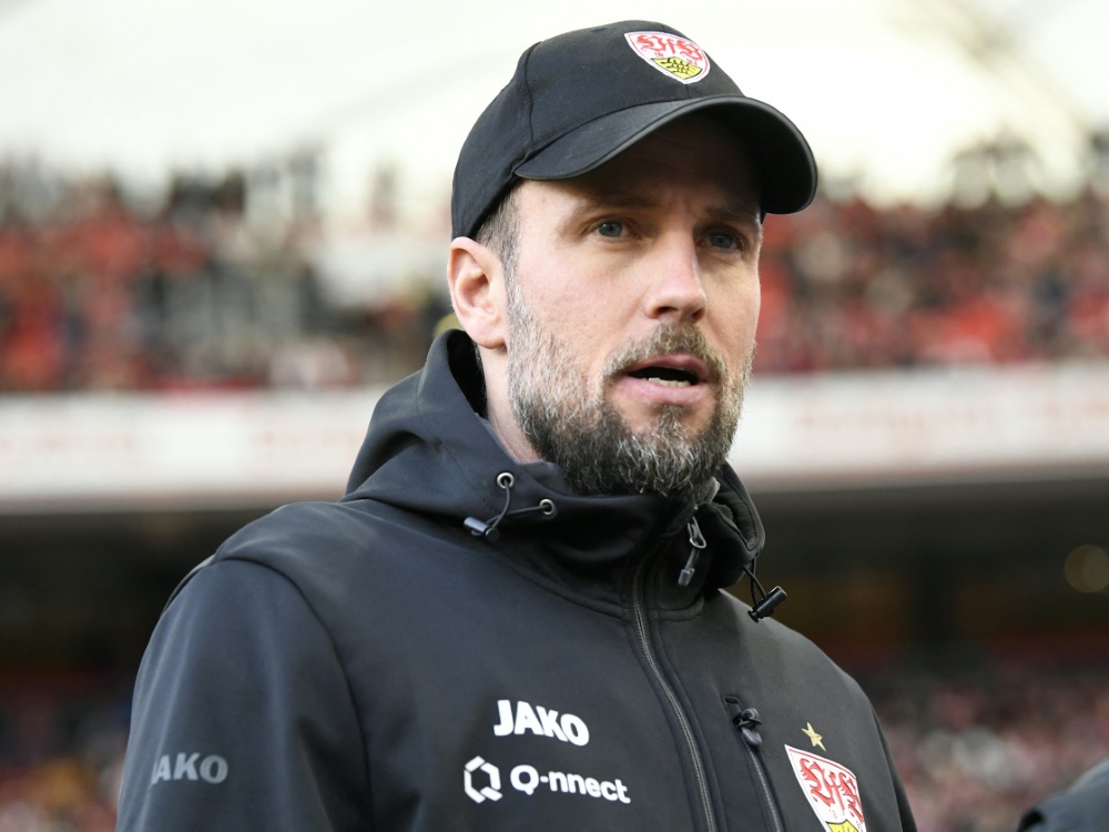 VfB-Trainer Sebastian Hoeneß (Foto: AFP/SID/THOMAS KIENZLE)