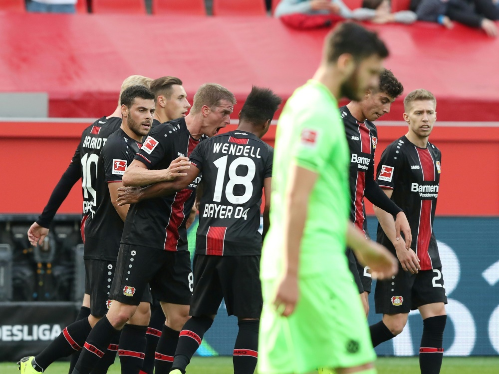 Bayer Leverkusen bejubelt den späten Ausgleich