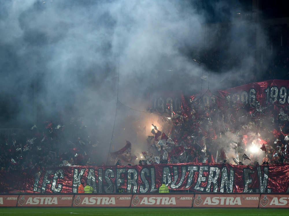 Kaiserslautern-Fans zündeten gegen Jena Pyrotechnik