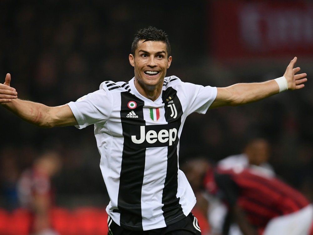 Cristiano Ronaldo trifft zum 2:0 gegen den AC Mailand