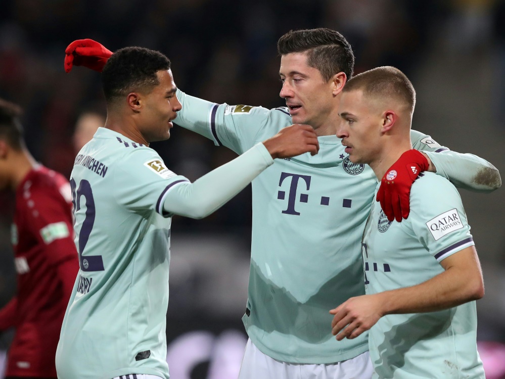 Bayern gewinnt souverän in Hannover