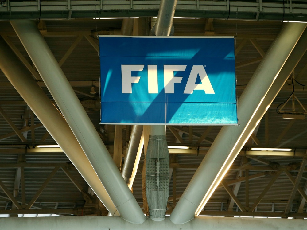 Die FIFA sperrt Gambias ehemaligen Fußball-Chef
