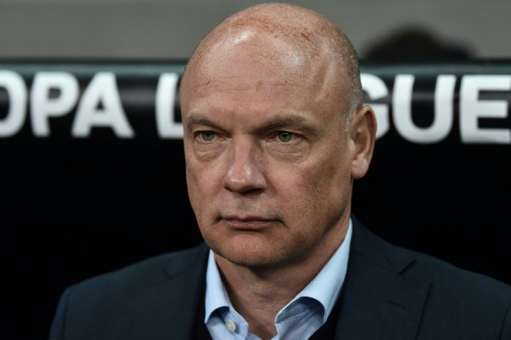 Uwe Rösler sieht City im Duell mit Schalke klar vorne