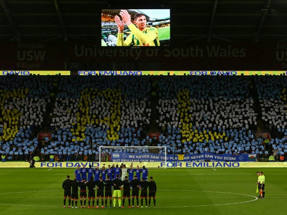 Cardiff City gedenkt Sala mit einer Schweigeminute