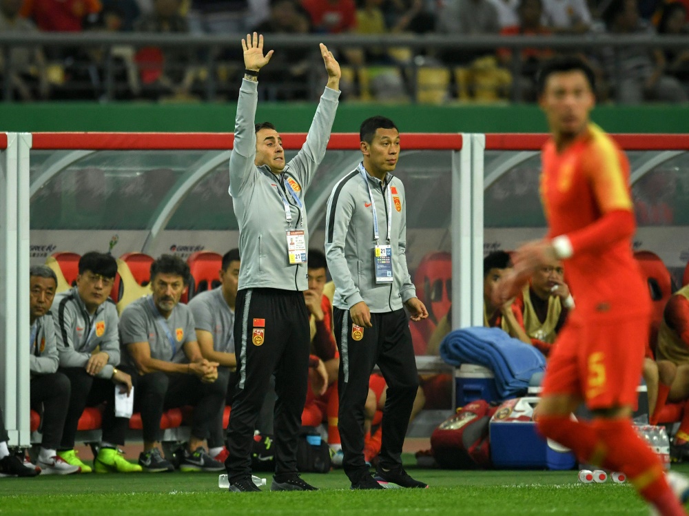 China-Trainer Cannavaro (l.) mit Pleite beim Debüt