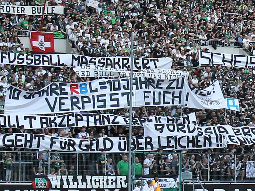 Polizei Mönchengladbach kritisiert diffamierende Banner