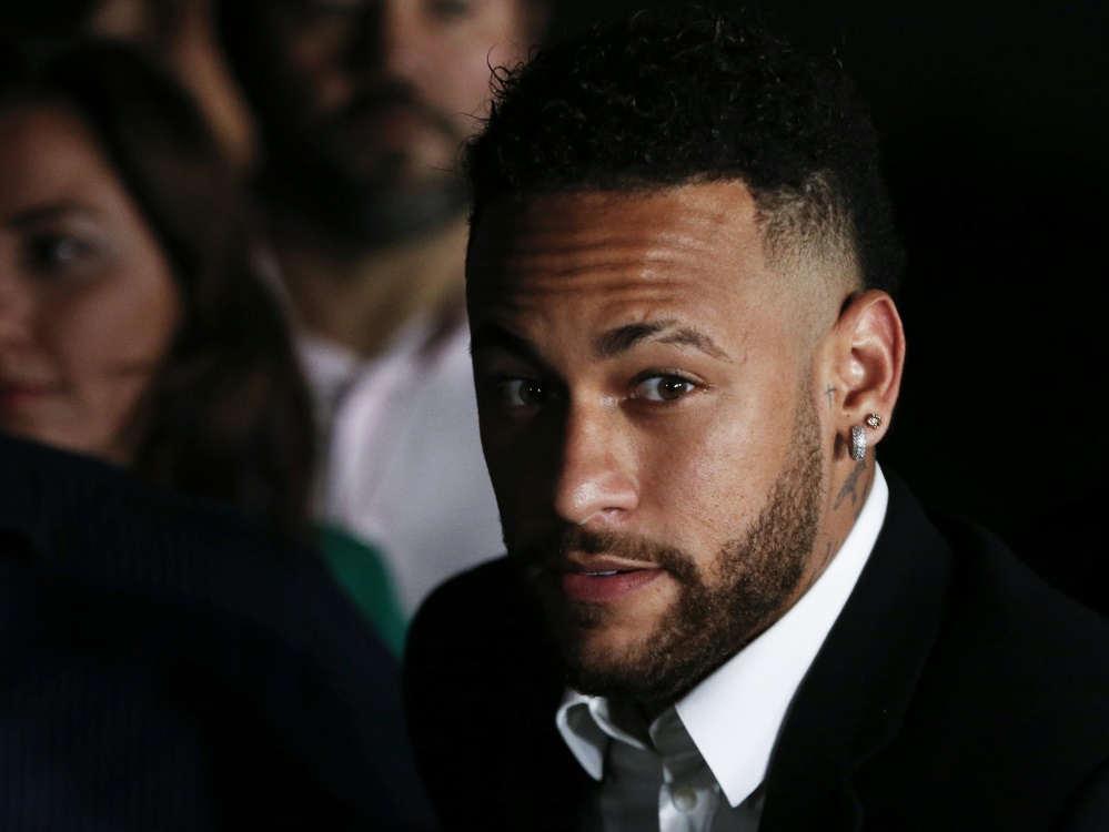 Superstar Neymar bleibt für drei CL-Partien gesperrt