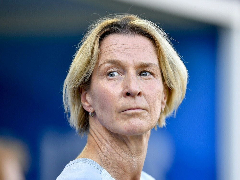 Martina Voss-Tecklenburg weist Kritik zurück