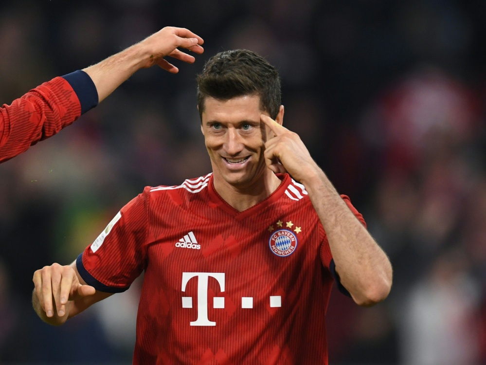 Stürmerstar Robert Lewandowski fordert mit klaren Worten Verstärkungen bei Rekordmeister Bayern München.