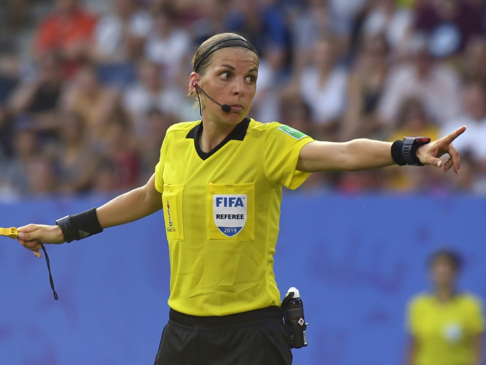 Frappart pfeift als erste Frau das UEFA-Supercupfinale