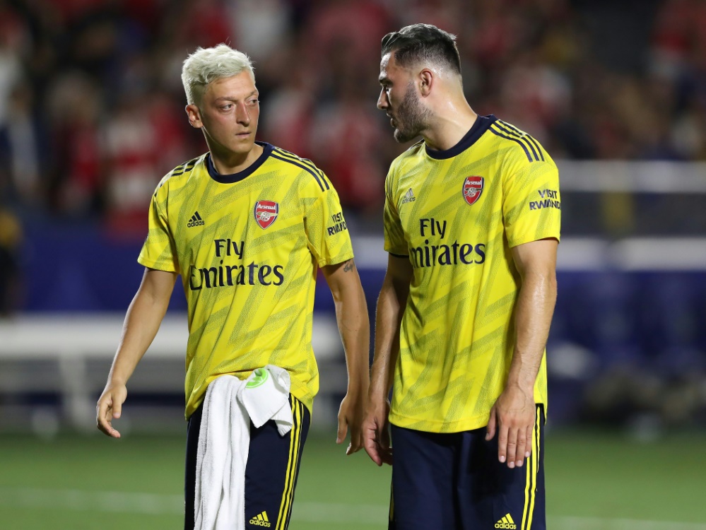 Teamkollegen bei Arsenal: Özil (l.) und Kolasinac (r.)