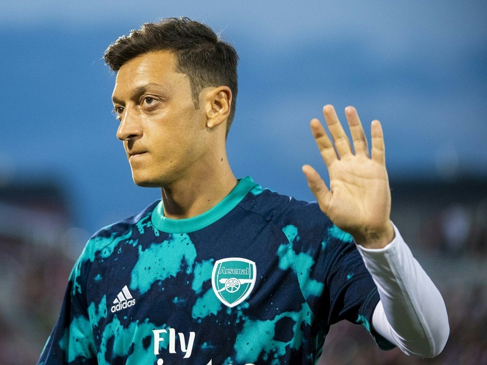 Arsenal tritt ohne Mesut Özil bei Eintracht Frankfurt an