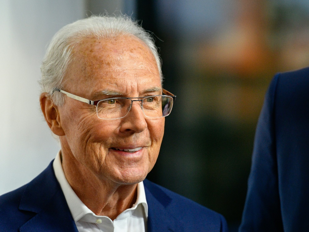 Beckenbauer lobt den scheidenden Präsidenten Hoeneß