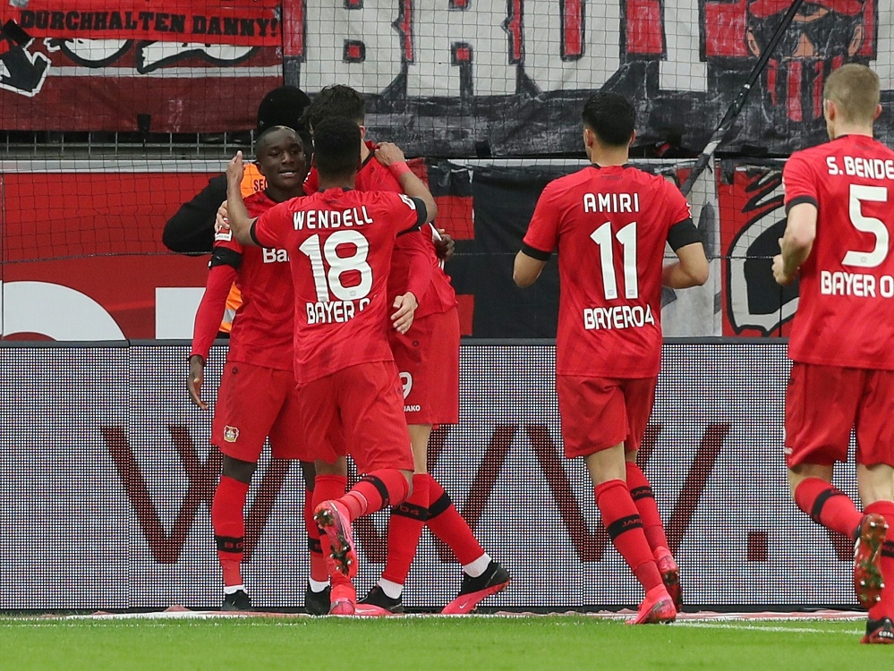 Bayer Leverkusen gewinnt gegen Augsburg mit 2:0