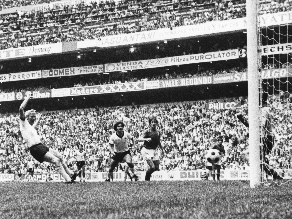 Im WM-Halbfinale 1970 trifft Schnellinger gegen Italien