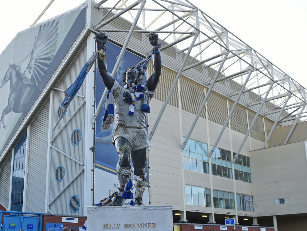 In Leeds ist Bremner als Statue verewigt