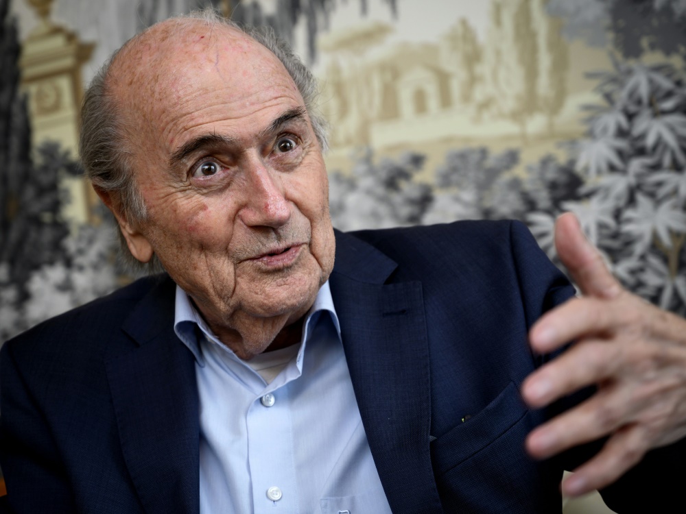 Sepp Blatter geht von WM-Austragung 2022 aus