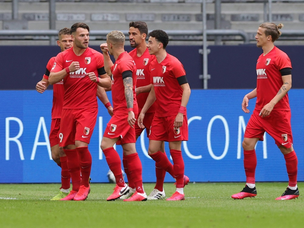 Der FC Augsburg gewinnt auf Schalke mit 3:0