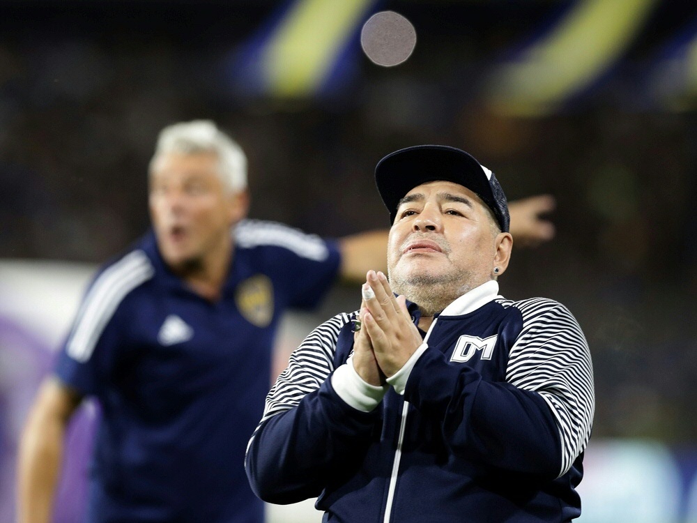 Gimnasia La Plata verlängert mit Diego Maradona