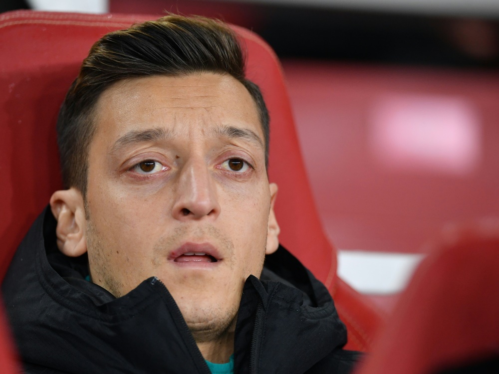 Mesut Özil steht gegen Sheffield United nicht im Kader