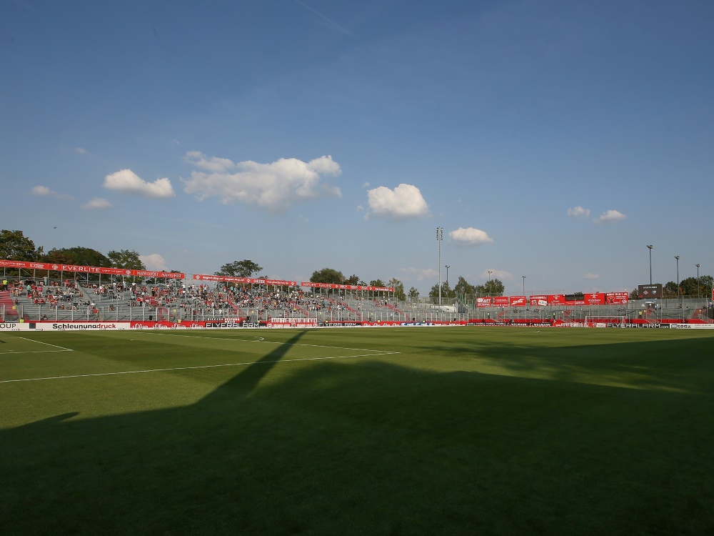 Douglas spielt künftig im Würzburger Stadion