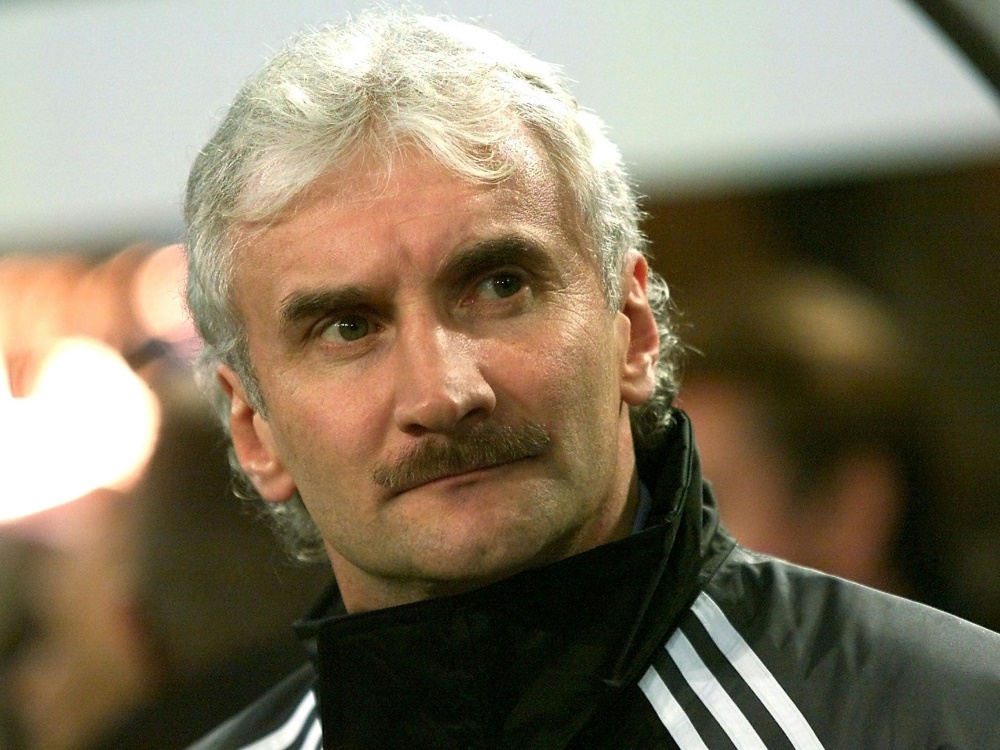 Völler gab am 16. August 2000 sein Bundestrainer-Debüt
