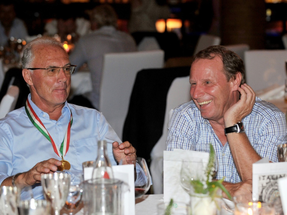 Franz Beckenbauer (l.) zusammen mit Berti Vogts (r.)