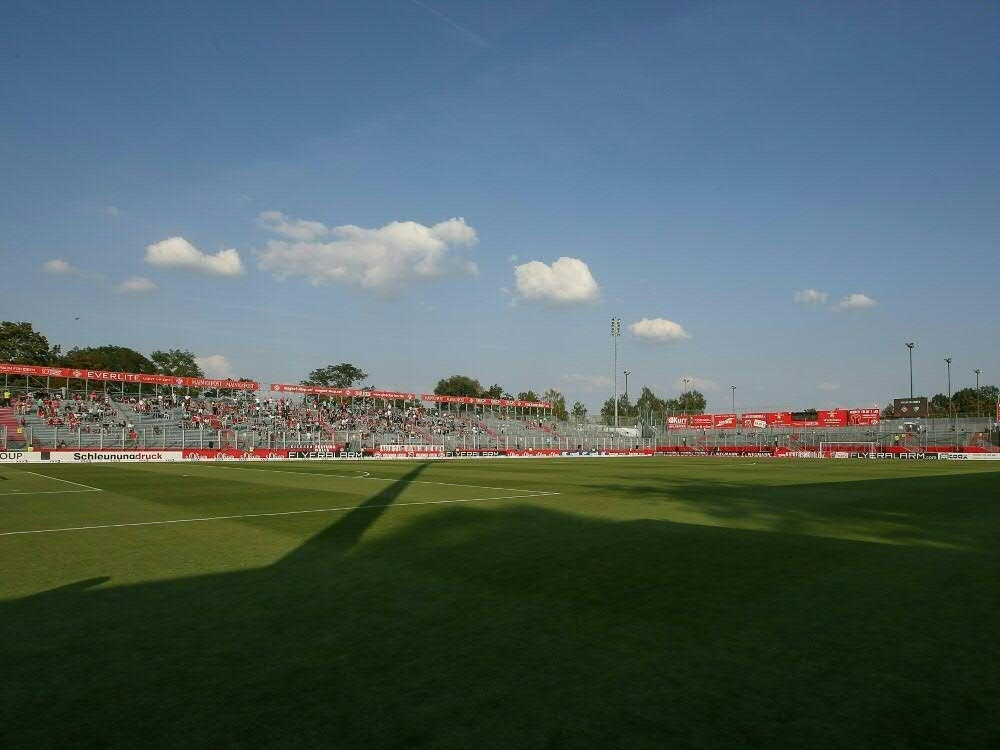 Montag spielt Würzburg im Pokal gegen Hannover