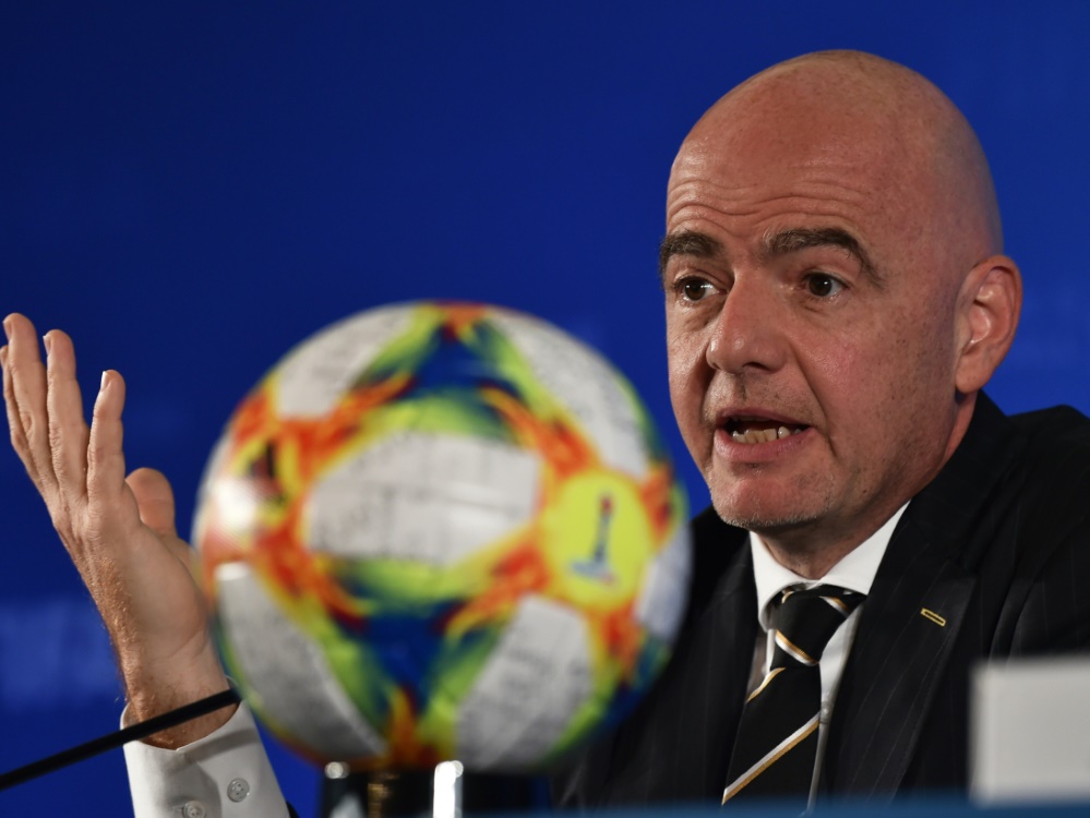 Infantino segnete mit der FIFA einen Corona-Hilfsplan ab
