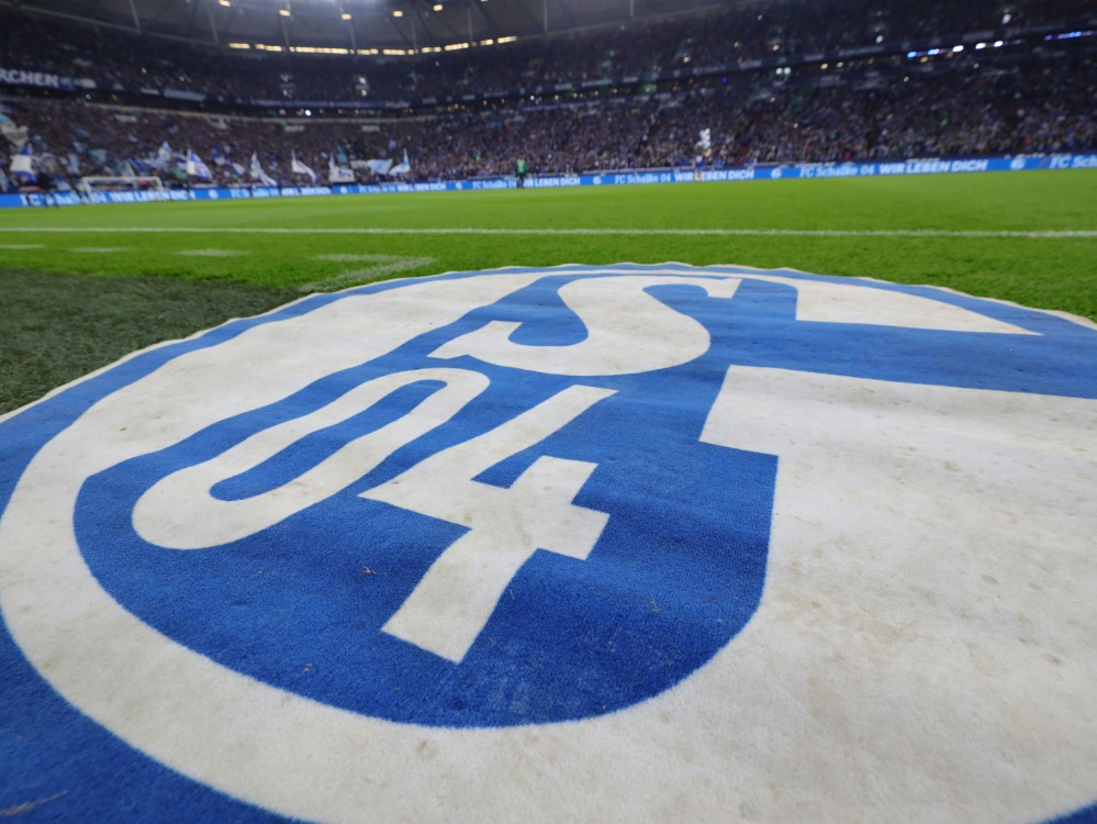 Schalke bindet Kerim Calhanoglu mit Vertrag bis 2024