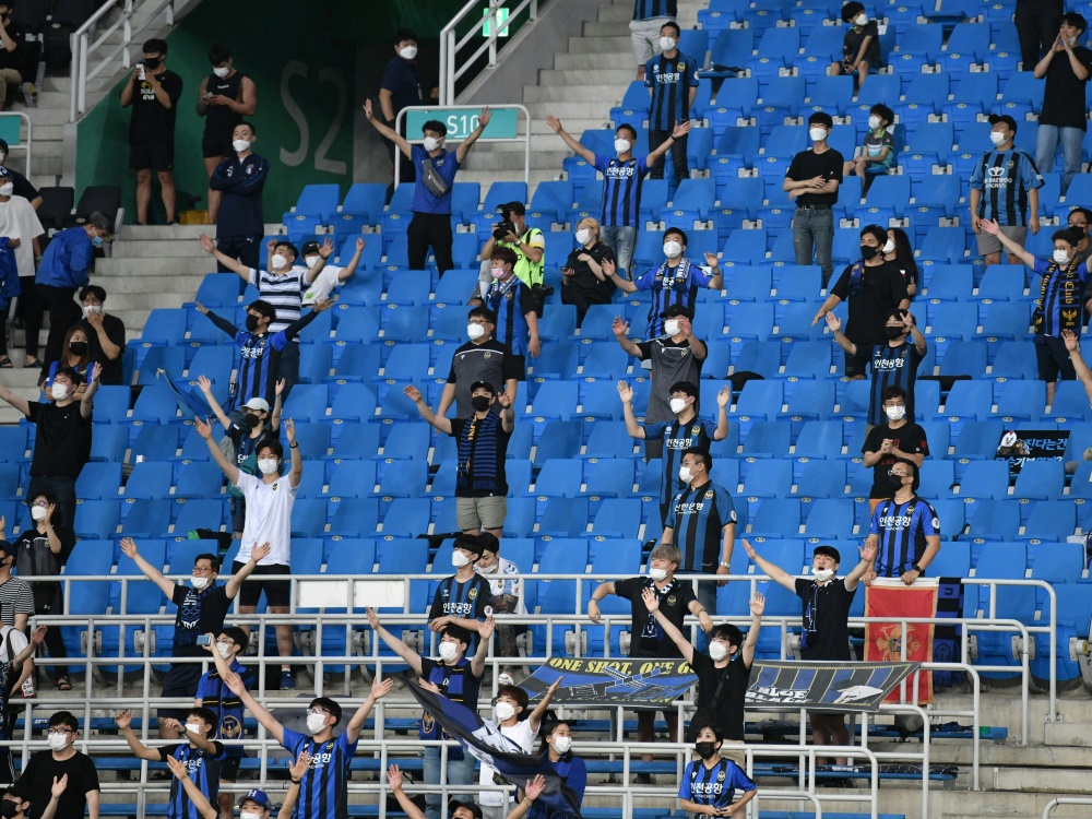 K-League lässt Zuschauer zu