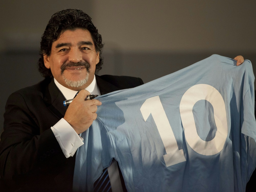 Diego Maradona wird vom SSC Neapel in Ehren gehalten
