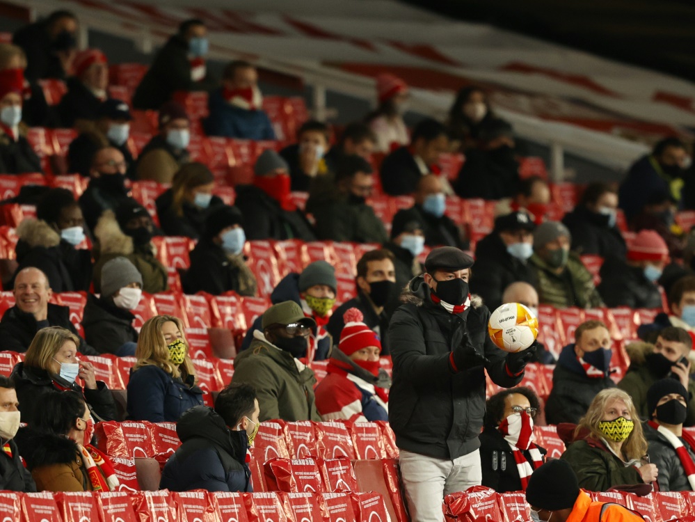 Premier League: Fans sollen zurückhaltend jubeln