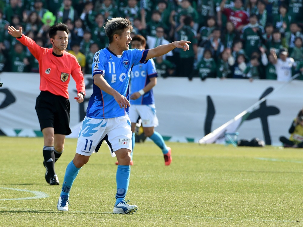 Kazuyoshi Miura verlängert seinen Vertrag