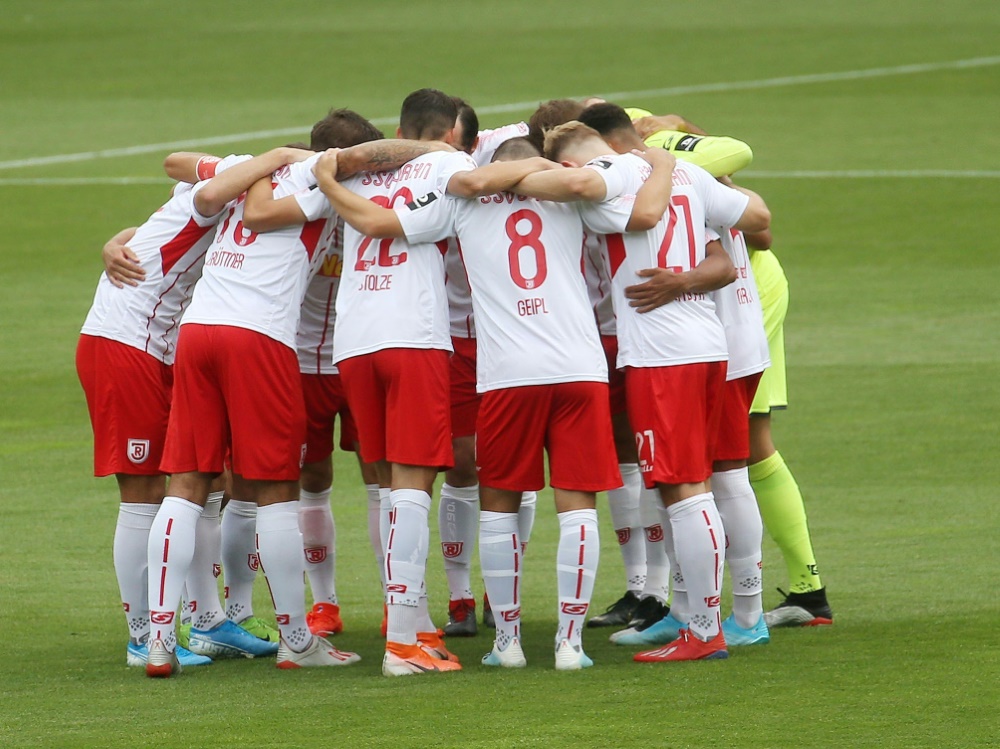 Karslruhe spielt Unentschieden gegen Regensburg