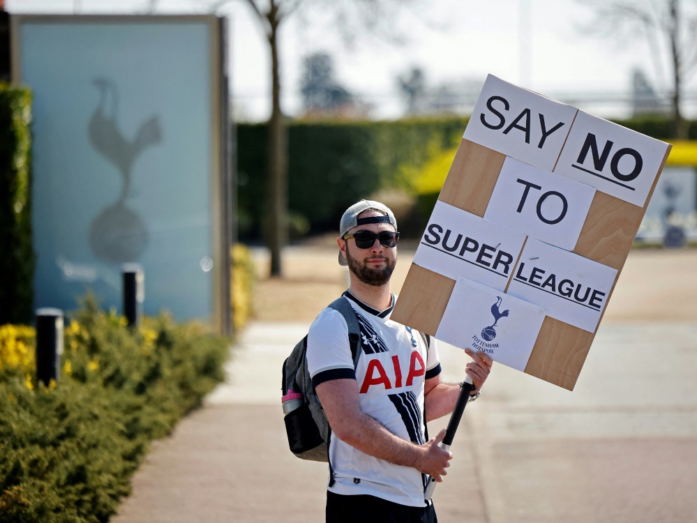 Fußball-Fans stimmen gegen eine Super League