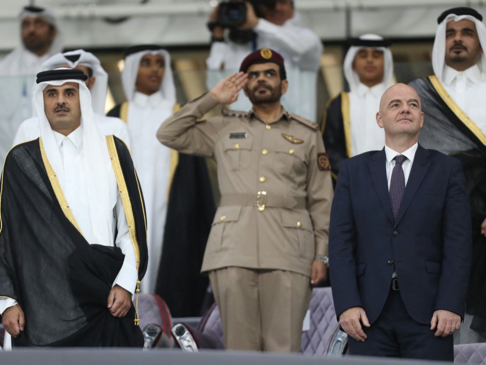 FIFA-Präsident Gianni Infantino (r.) in Katar