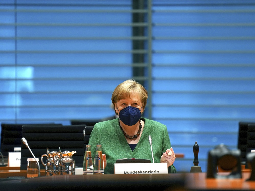 Angela Merkel lehnt Schweinsteigers Vorschlag ab