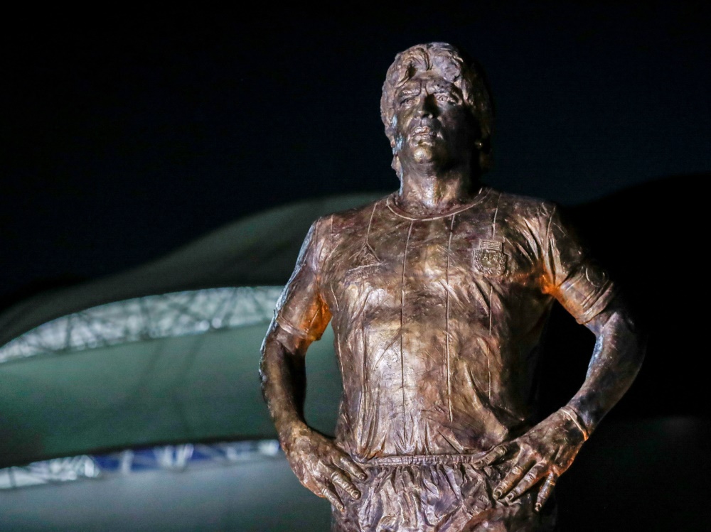 Nicht nur als Statue noch präsent: Diego Maradona