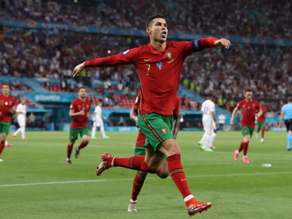 109 Tore: Cristiano Ronaldo holt Ali Daei ein (Foto: SID)